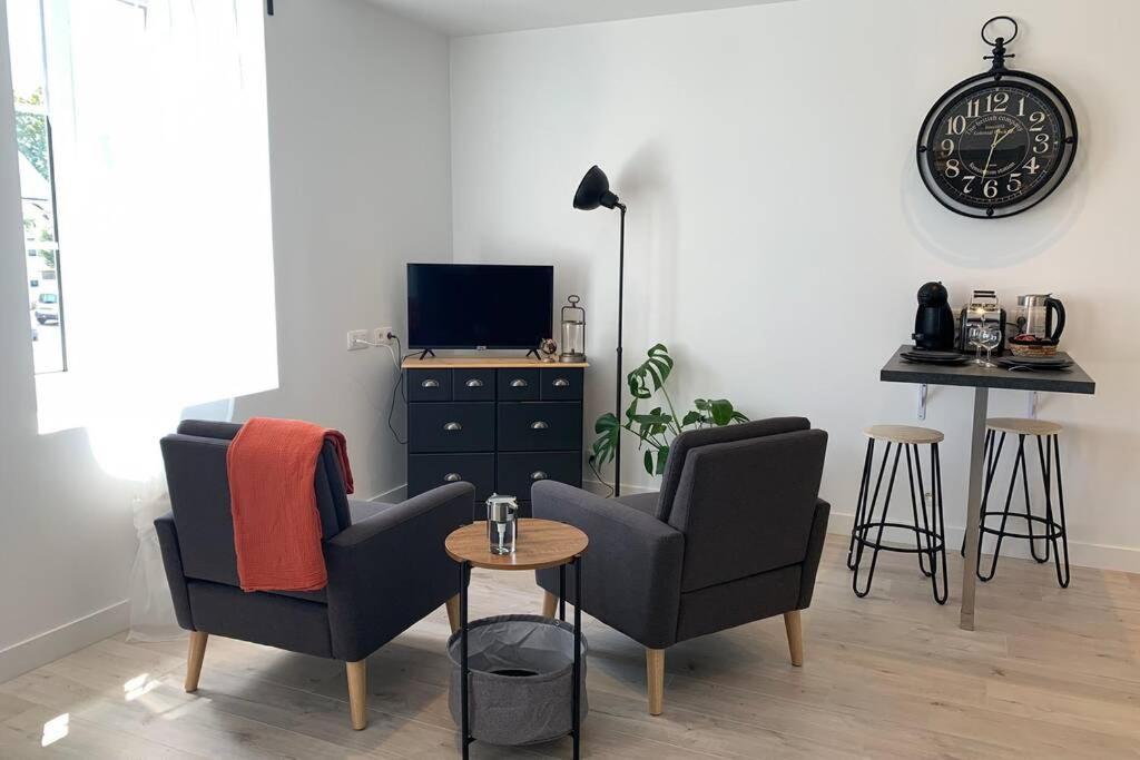 Le Petit Loft - Studio - Wifi - Coeur De Ville - Parking Pont-lʼAbbé Exterior foto